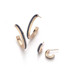GRANT 18K AND BLUE SAPPHIRE KNIFE EDGE HOOP EARRINGS