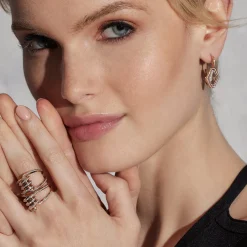 HUXLEY 18K GOLD AND DIAMOND SINGLE COIL LINK RING