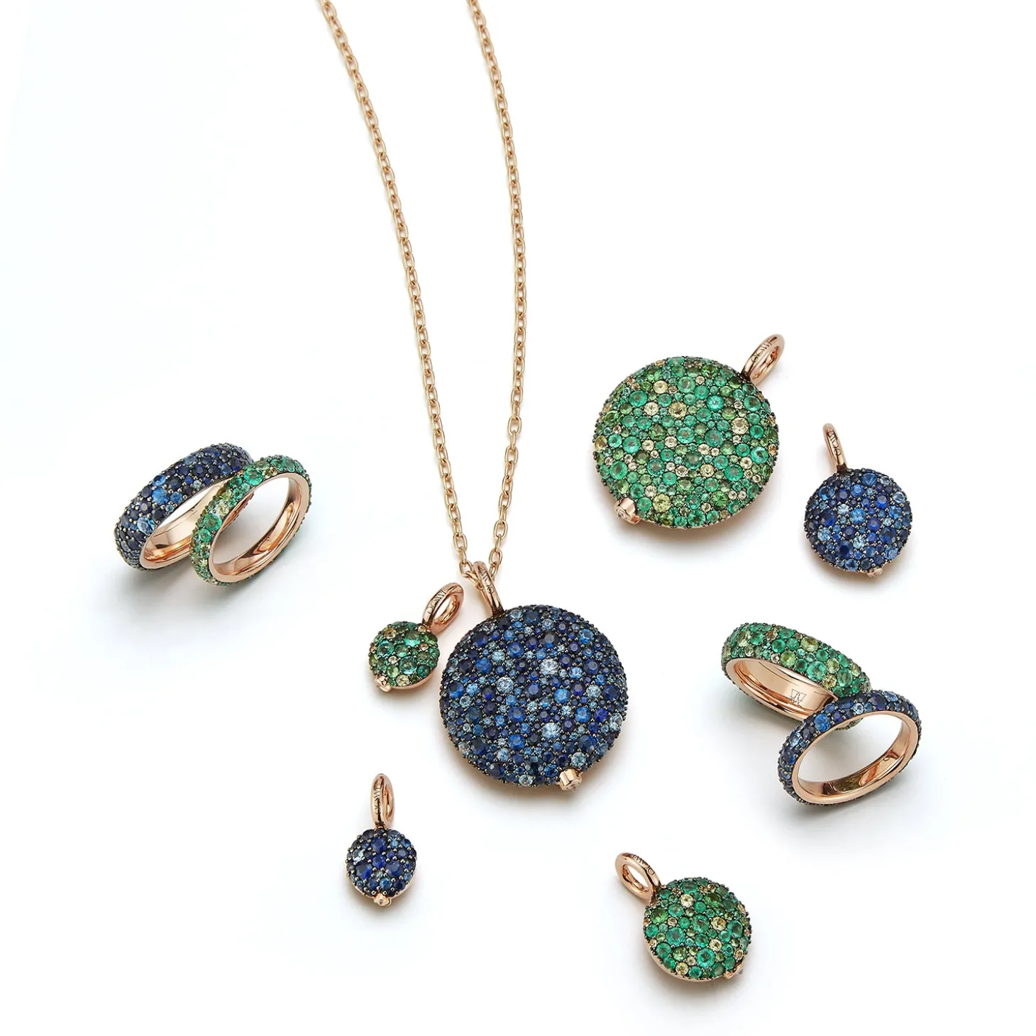 OC X WF 18K MEDIUM BLUE SAPPHIRE PEBBLE LOCKET