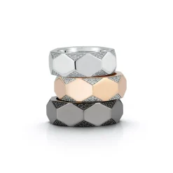 QUENTIN 18K BLACK GOLD AND BLACK DIAMOND FACETED HEXAGON PATTERN BAND RING