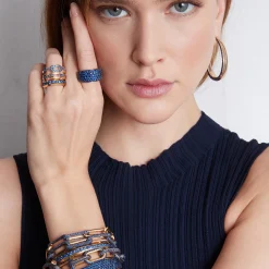SAXON 18K GOLD AND BLUE SAPPHIRE BAR FLAT CHAIN LINK RING