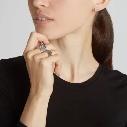 WF CLASSIC 18K AND DIAMOND MINI BAR STUDS