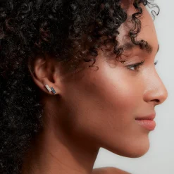 WF CLASSIC 18K AND SAPPHIRE MINI BAR STUDS